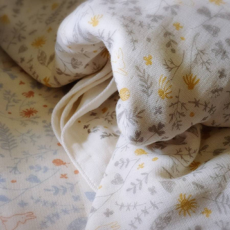 ● 3-layer gauze baby blanket (botanical)×1, White baby face towel×2  3 piece set