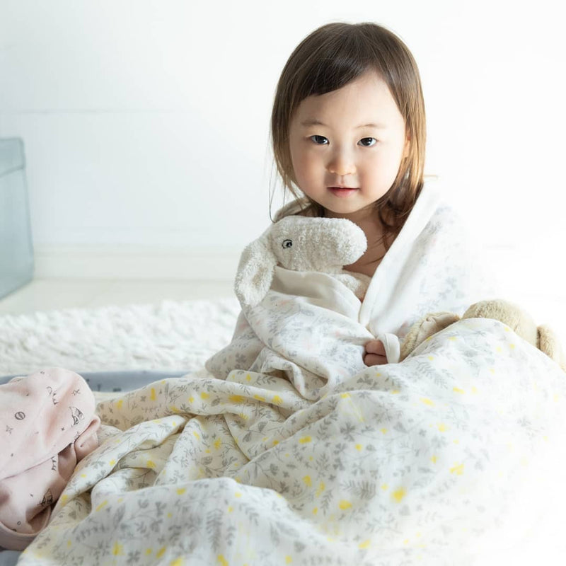 ● 3-layer gauze baby blanket (botanical)×1, White baby face towel×2  3 piece set